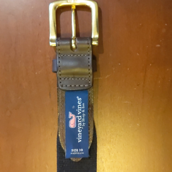 Men's 30 Vineyard Vines Boston Bruins Belt - Picture 6 of 9